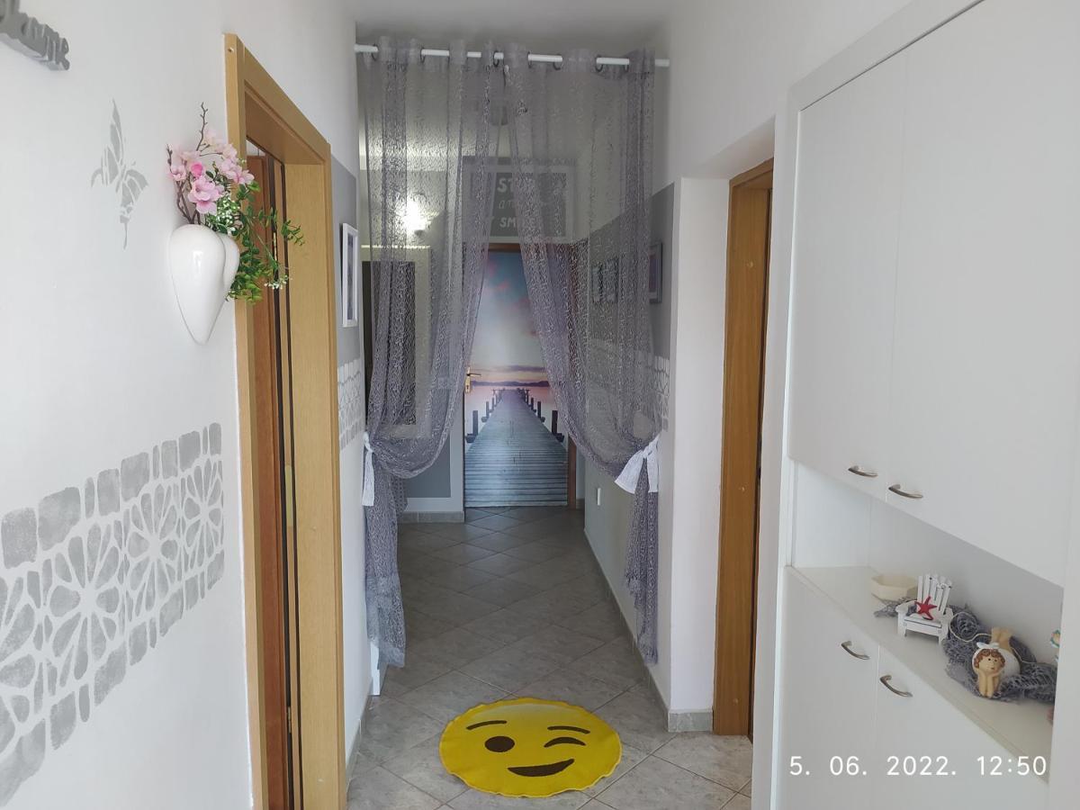 Apartment Sara Novi Vinodolski Eksteriør billede
