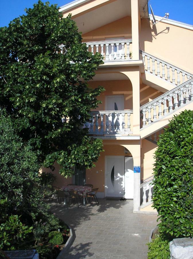 Apartment Sara Novi Vinodolski Eksteriør billede